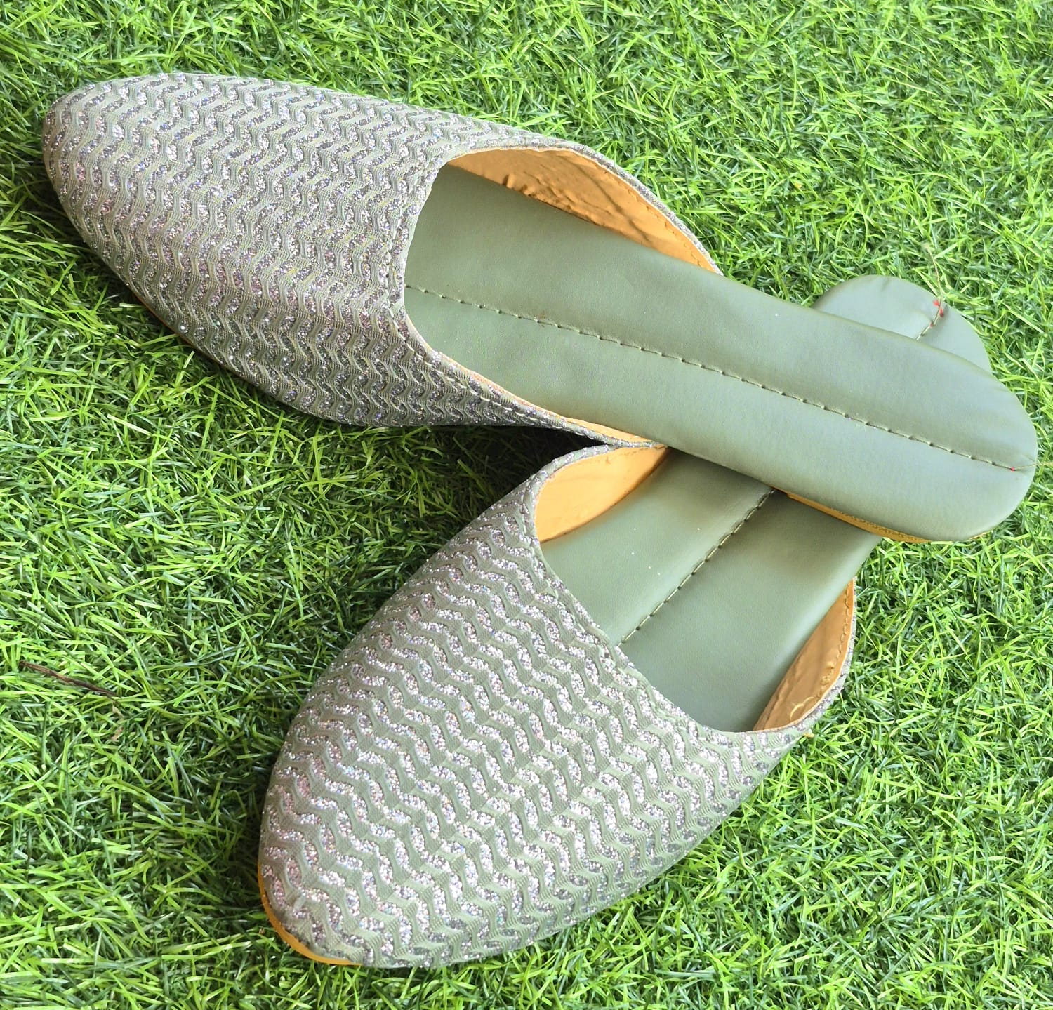 Premium Handcrafted Ethnic Mule Collection — Artisanal Embroidery & Textured Jutti Flats (Value)